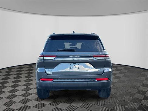 Used 2022 Jeep Grand Cherokee Altitude image 4