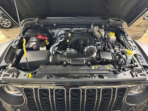 Certified 2024 Jeep Wrangler Rubicon image 2