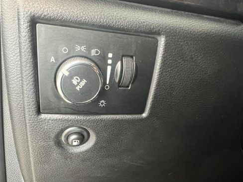 Used 2012 Jeep Grand Cherokee Laredo AWD/4WD image 30