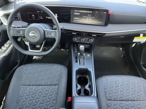 Certified 2025 Nissan Kicks SV image 12