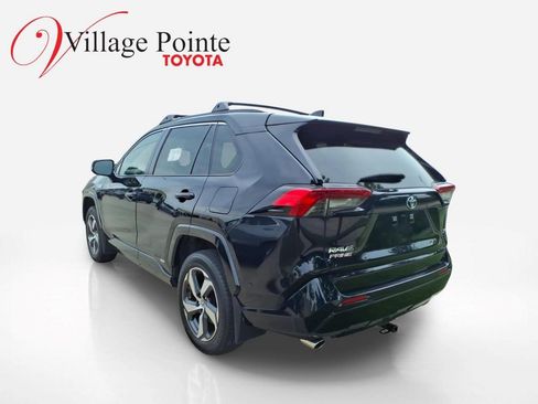 Used 2021 Toyota RAV4 SE w/ Weather & Moonroof Package AWD/4WD image 2