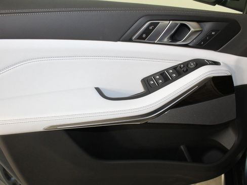 New 2026 BMW X5 xDrive40i w/ Premium Package image 12