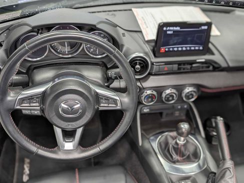Used 2019 MAZDA MX-5 Miata RF Grand Touring image 5