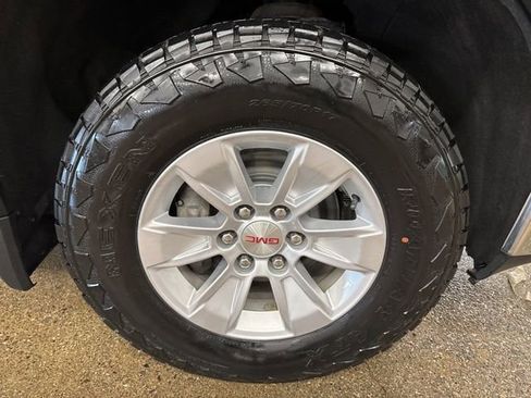 Used 2022 GMC Sierra 1500 Pro w/ Sierra Value Package AWD/4WD image 9