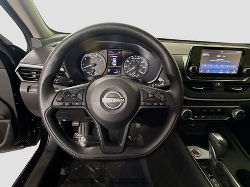 Used 2023 Nissan Altima 2.5 S FWD image 13