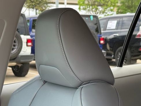 Used 2025 Toyota RAV4 XLE Premium image 16