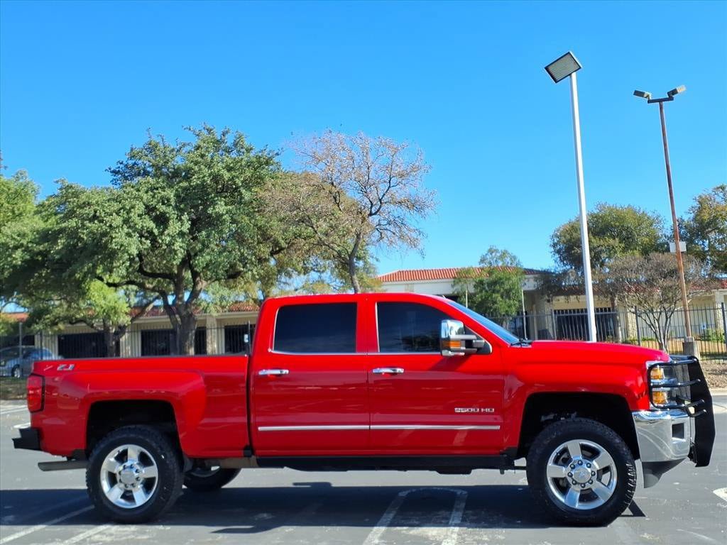 Used 2018 Chevrolet Silverado 2500 LTZ w/ Vortec Plus Package AWD/4WD image 4
