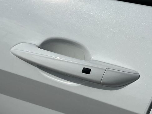 Used 2026 Hyundai Elantra Hybrid FWD image 10