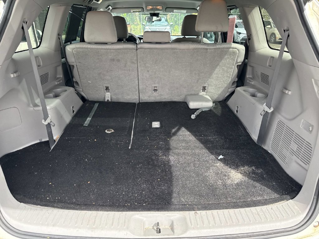 Used 2019 Toyota Highlander LE FWD image 13