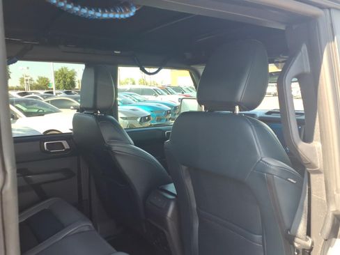 Certified 2024 Ford Bronco Outer Banks w/ Sasquatch Package AWD/4WD image 13
