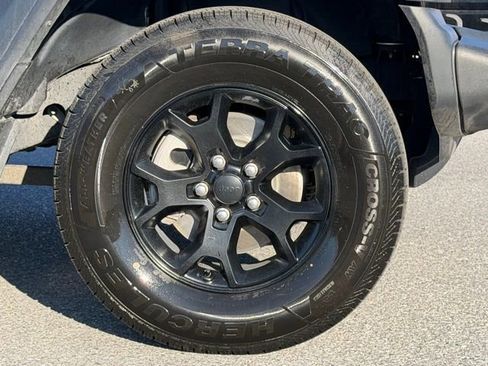 Used 2018 Jeep Wrangler Sport image 19