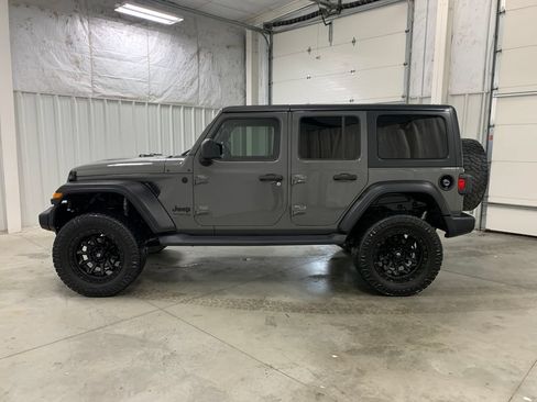 Used 2021 Jeep Wrangler Unlimited Sport AWD/4WD image 3