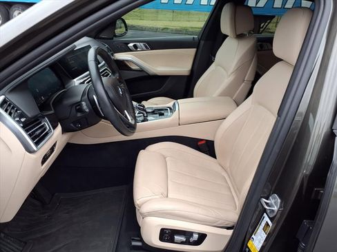 Used 2021 BMW X6 xDrive40i w/ Premium Package image 11