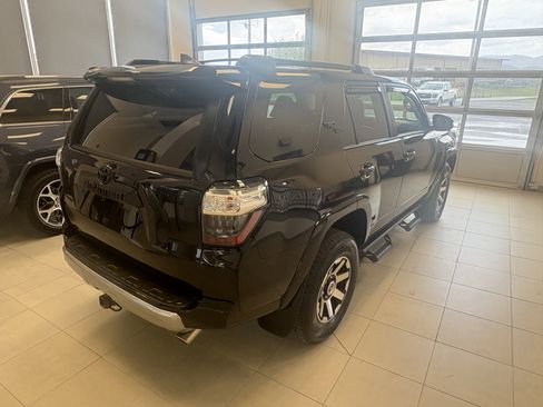 Used 2020 Toyota 4Runner TRD Off-Road Premium w/ Moonroof Package AWD/4WD image 4
