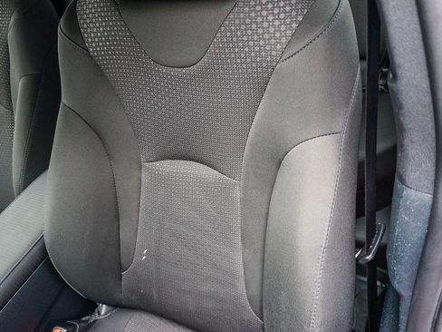 Used 2019 Toyota Prius LE w/ Carpet Mat Package image 20