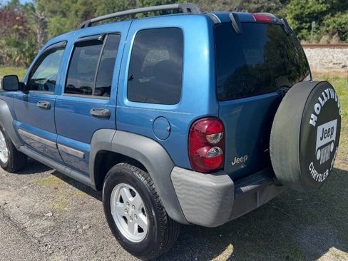 Used 2006 Jeep Liberty Sport RWD image 5