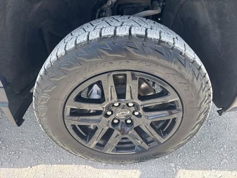 Used 2023 Chevrolet Silverado 1500 LT Trail Boss w/ LPO, Dark Essentials Package AWD/4WD image 31