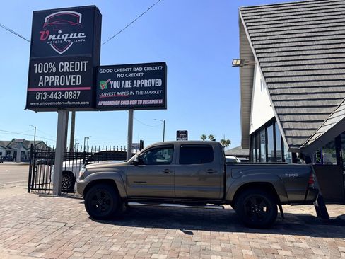 Used 2013 Toyota Tacoma 4x4 Double Cab w/ TRD Sport Pkg image 10