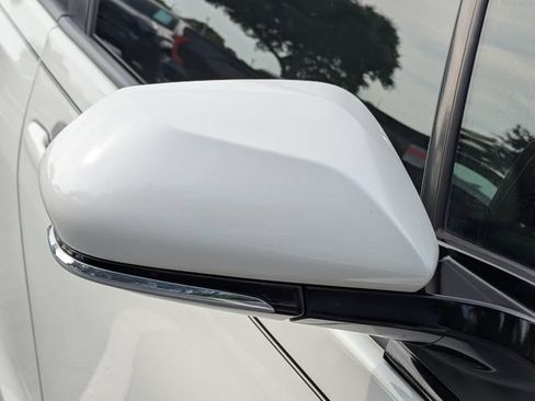 Used 2017 Toyota Prius Three FWD image 12