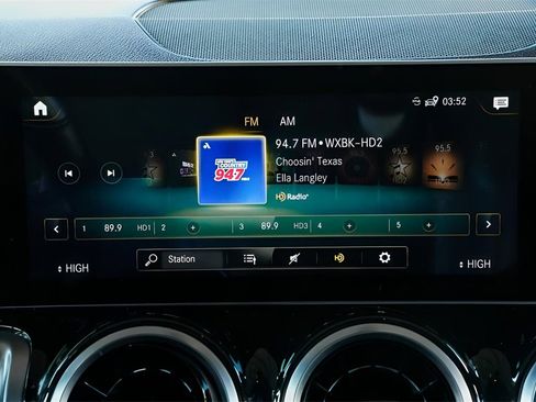 Used 2020 Mercedes-Benz GLB 250 GLB 250 image 36