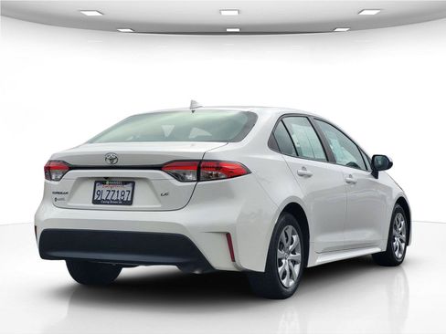 Used 2024 Toyota Corolla LE FWD image 6