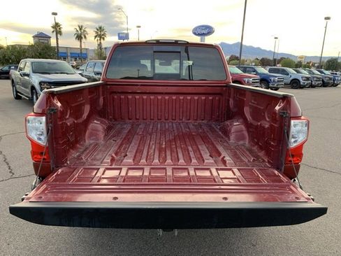 Used 2019 Nissan Titan SV w/ SV Convenience Package image 39