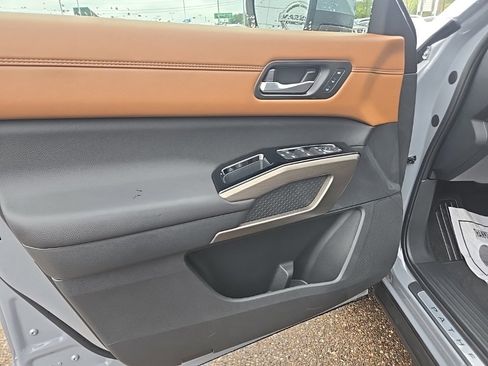 New 2025 Nissan Pathfinder Platinum w/ Cargo Package image 14