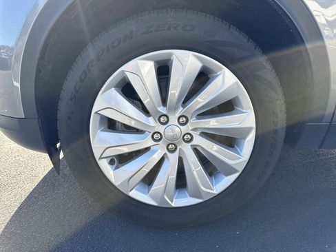 Used 2023 Land Rover Discovery Sport SE image 7