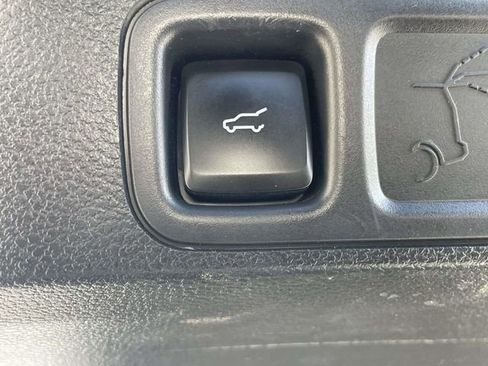 Used 2024 Ford Expedition Max Platinum image 19