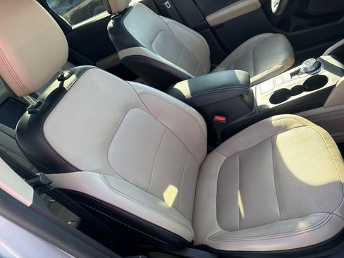 Used 2020 Ford Escape Titanium AWD/4WD image 37