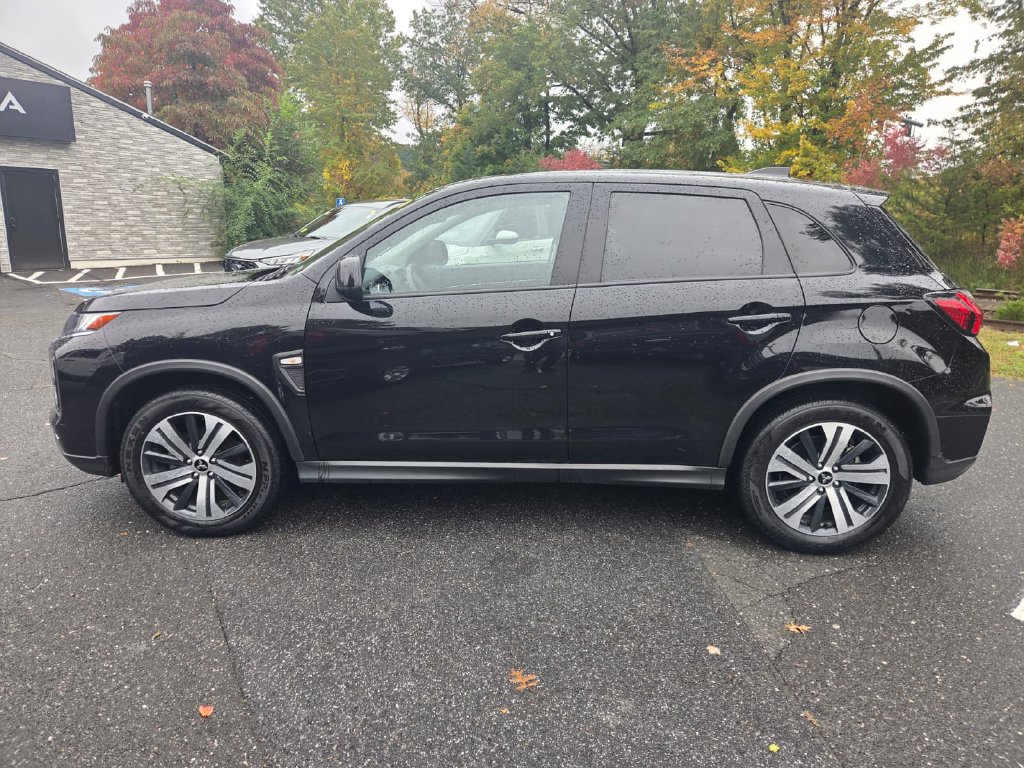 Used 2025 Mitsubishi Outlander Sport ES AWD/4WD image 2