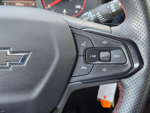 Used 2025 Chevrolet Trax RS w/ Driver Confidence Package image 21