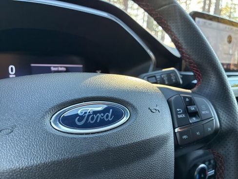 Used 2025 Ford Escape ST-Line image 28