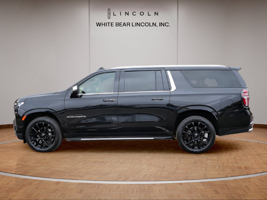 Used 2022 Chevrolet Suburban Premier AWD/4WD image 12