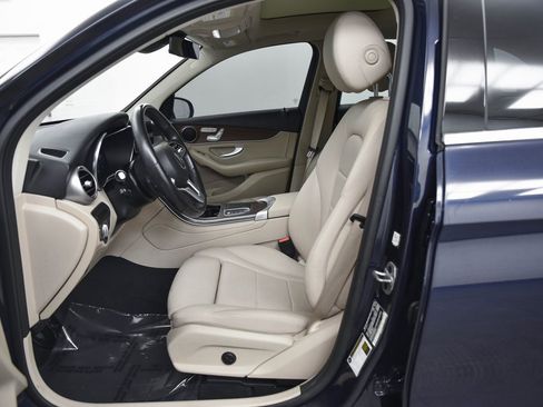 Used 2022 Mercedes-Benz GLC 300 GLC 300 image 11