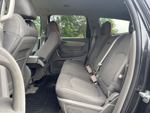 Used 2017 Chevrolet Traverse LS FWD image 12