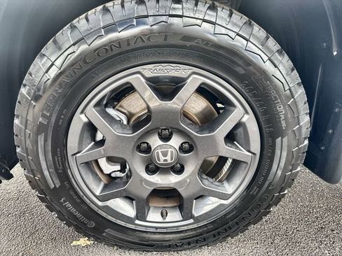 Used 2025 Honda Pilot TrailSport image 19