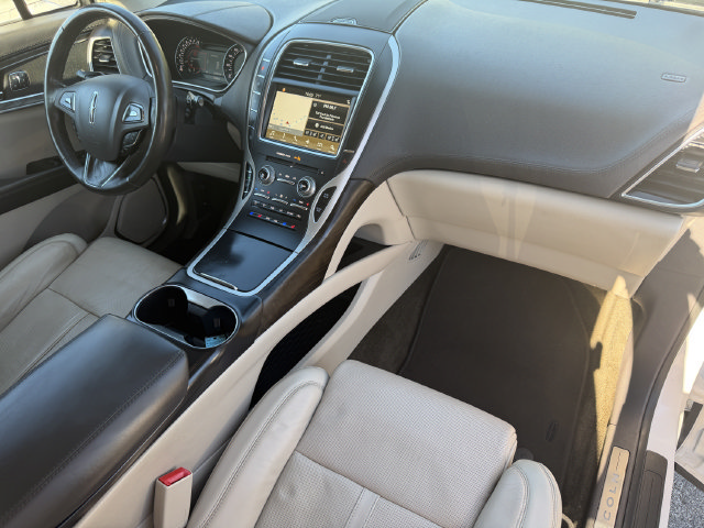 Used 2017 Lincoln MKX Reserve w/ Driver Assistance Package AWD/4WD image 21