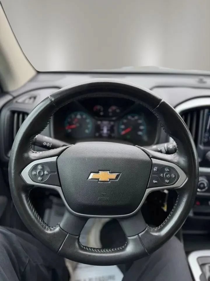 Used 2022 Chevrolet Colorado LT w/ LT Convenience Package AWD/4WD image 13