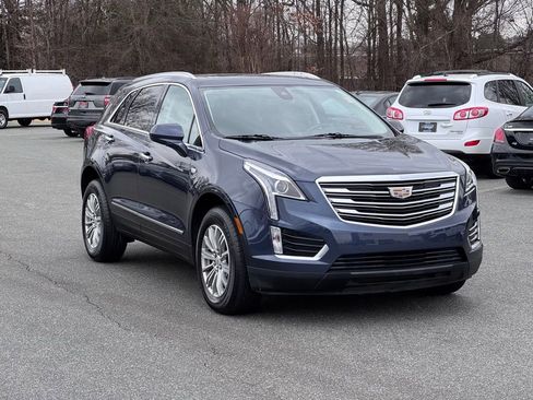 Used 2019 Cadillac XT5 Luxury image 2