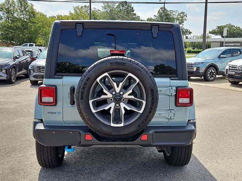 Used 2024 Jeep Wrangler Unlimited AWD/4WD image 5