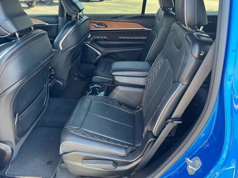 Used 2023 Jeep Grand Cherokee L Summit AWD/4WD image 14
