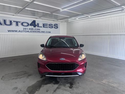 Used 2022 Ford Escape SE w/ SE Sport Appearance Package FWD image 2