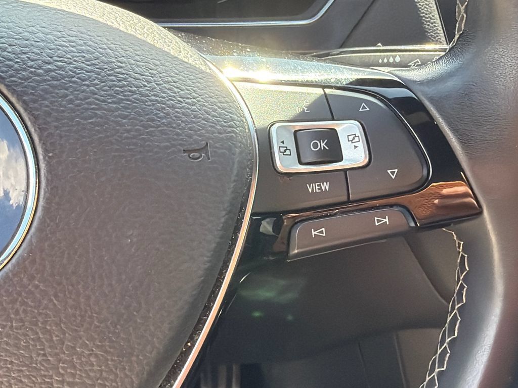 Used 2019 Volkswagen Tiguan SEL Premium R-Line AWD/4WD image 25