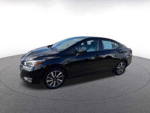 Used 2025 Nissan Versa SV FWD image 7