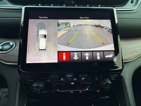 Used 2023 Jeep Grand Cherokee L Summit w/ Luxury Tech Group V AWD/4WD image 22