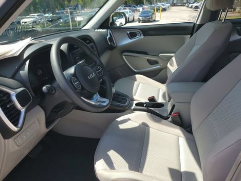 Certified 2024 Kia Soul LX FWD image 15