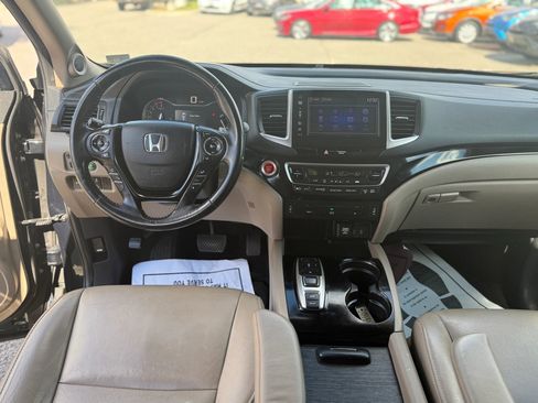 Used 2016 Honda Pilot Touring image 21