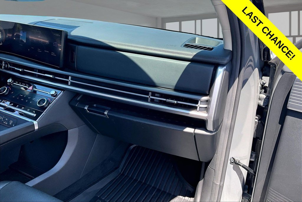 Used 2025 Hyundai Santa Fe SEL AWD/4WD image 17
