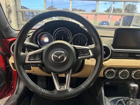 Used 2020 MAZDA MX-5 Miata RF Grand Touring RWD image 25